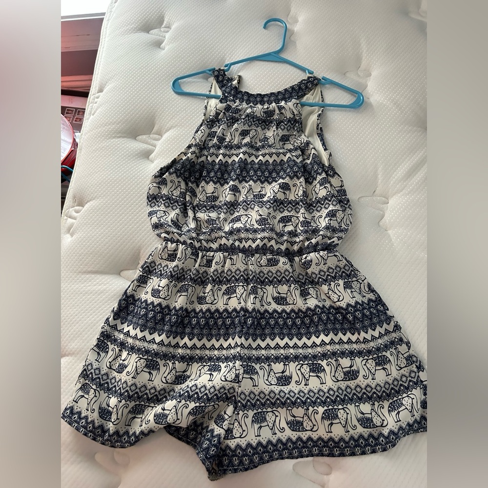 Color: white and blue with elephants, Size: Small